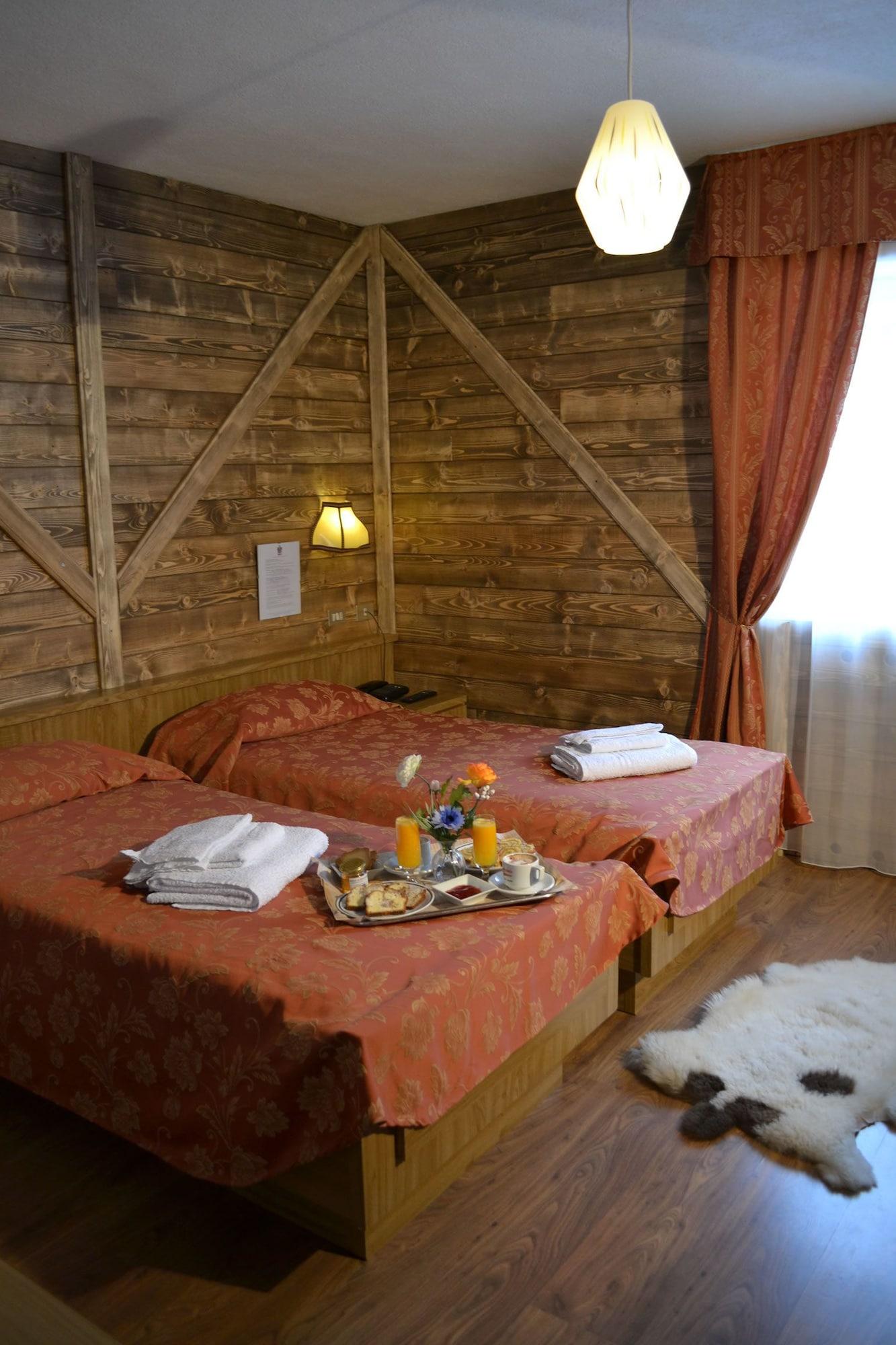 Hotel Rododendro Val Di Fassa Campitello di Fassa Esterno foto