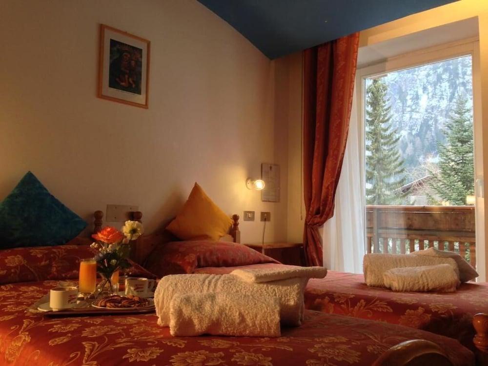 Hotel Rododendro Val Di Fassa Campitello di Fassa Esterno foto