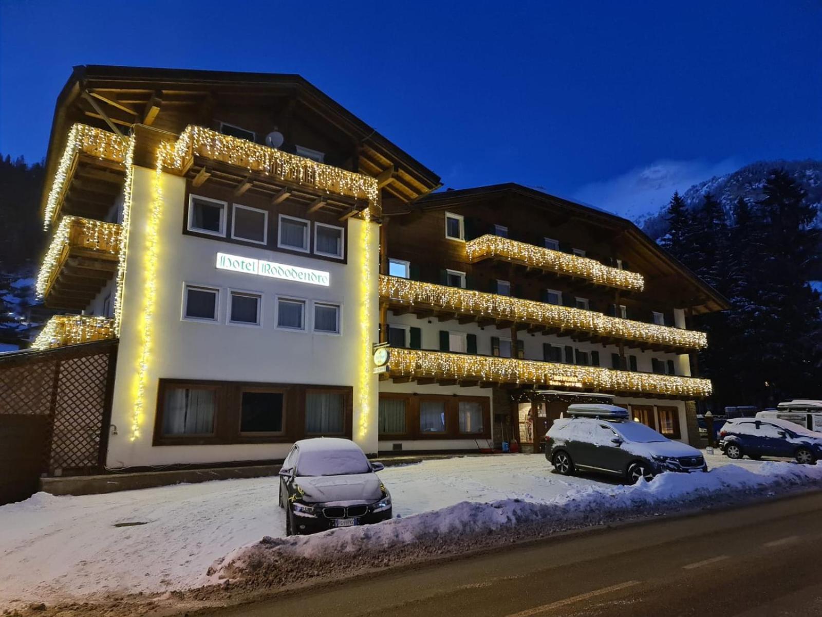 Hotel Rododendro Val Di Fassa Campitello di Fassa Esterno foto