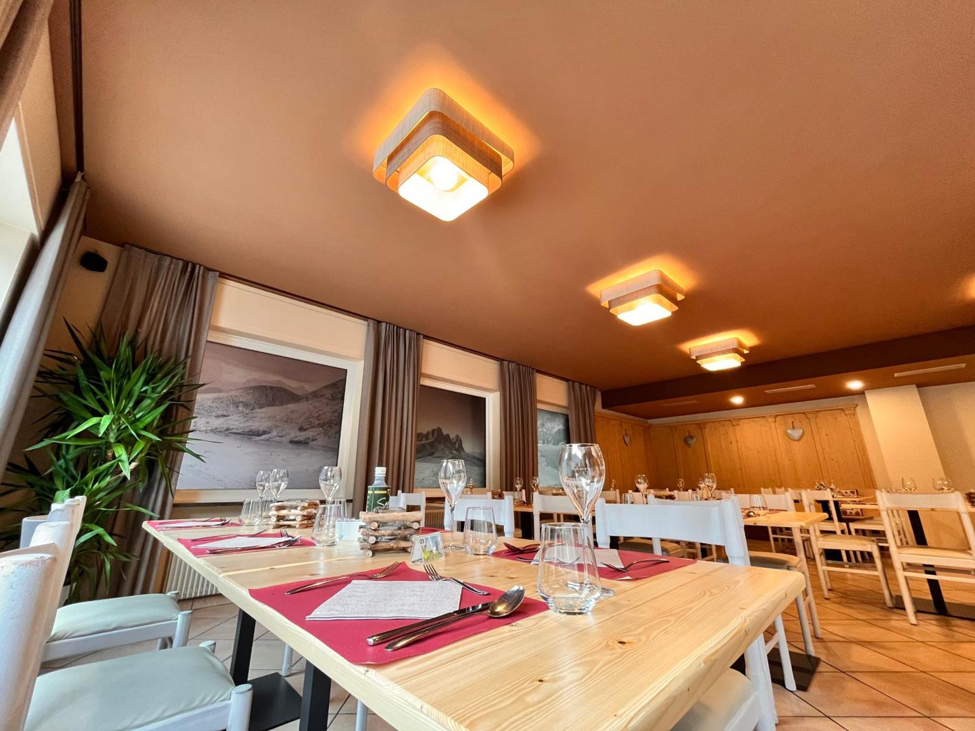 Hotel Rododendro Val Di Fassa Campitello di Fassa Esterno foto